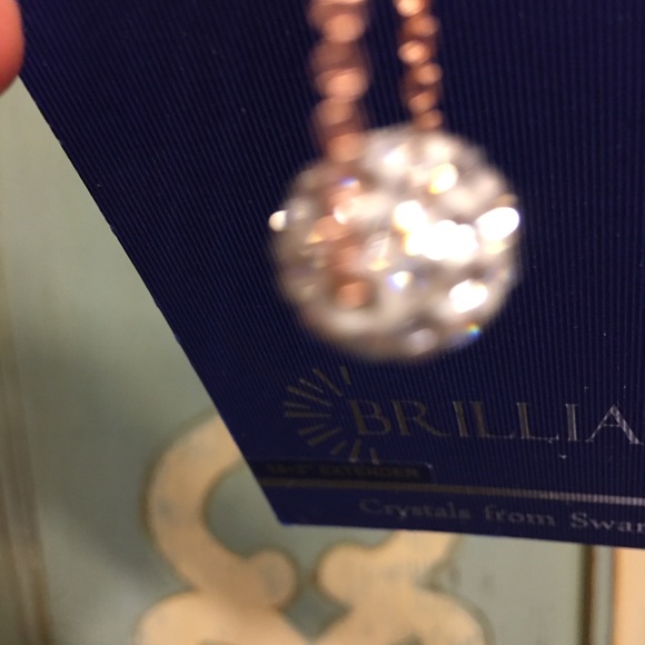 🦄🦄Swarovski Crystals necklace nwt gorgeous - Picture 6 of 6